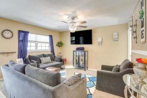 5 Mi to Beach Family-Friendly Home in Clearwater!